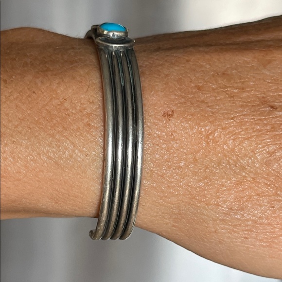 native American Turquoise sterling Silver and turquoise Bracelet - Picture 8 of 11